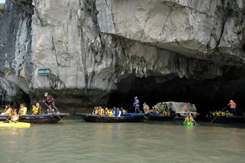 Du thuyền Luna Hạ Long Cruise