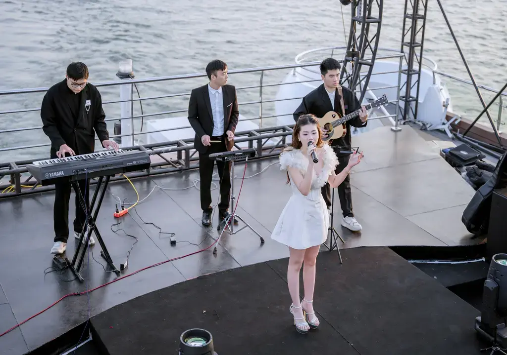 Du thuyền Luna Hạ Long Cruise