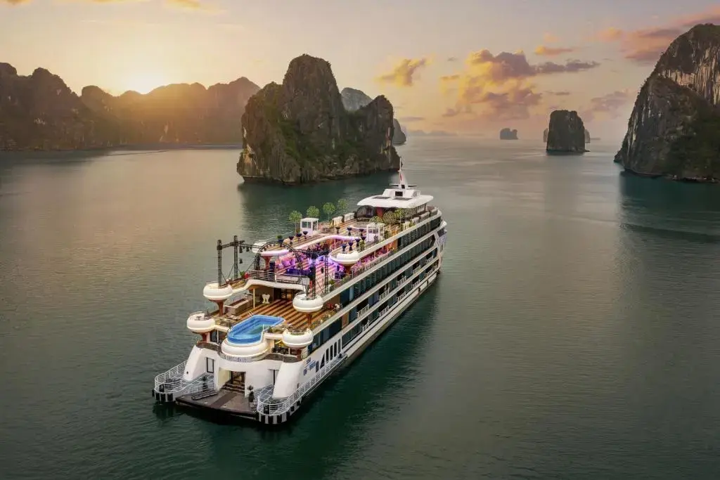 Du thuyền Luna Hạ Long Cruise