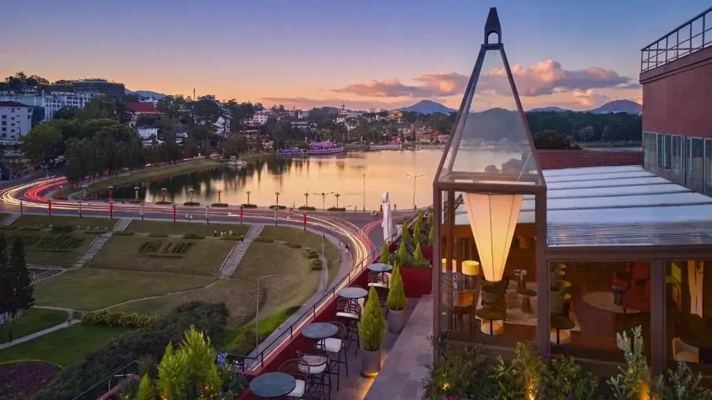 Khách sạn M Village Premier Hotel Xuân Hương Lakeside Đà Lạt