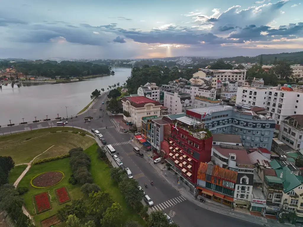 Khách sạn M Village Premier Hotel Xuân Hương Lakeside Đà Lạt