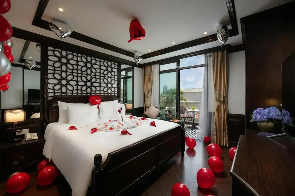 Khách sạn MAY DE VILLE Crown Hotel Hà Nội