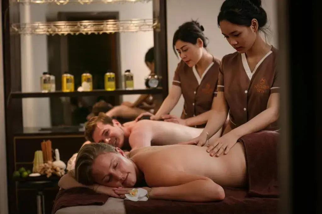 Khách sạn MAY DE VILLE Crown Hotel Hà Nội
