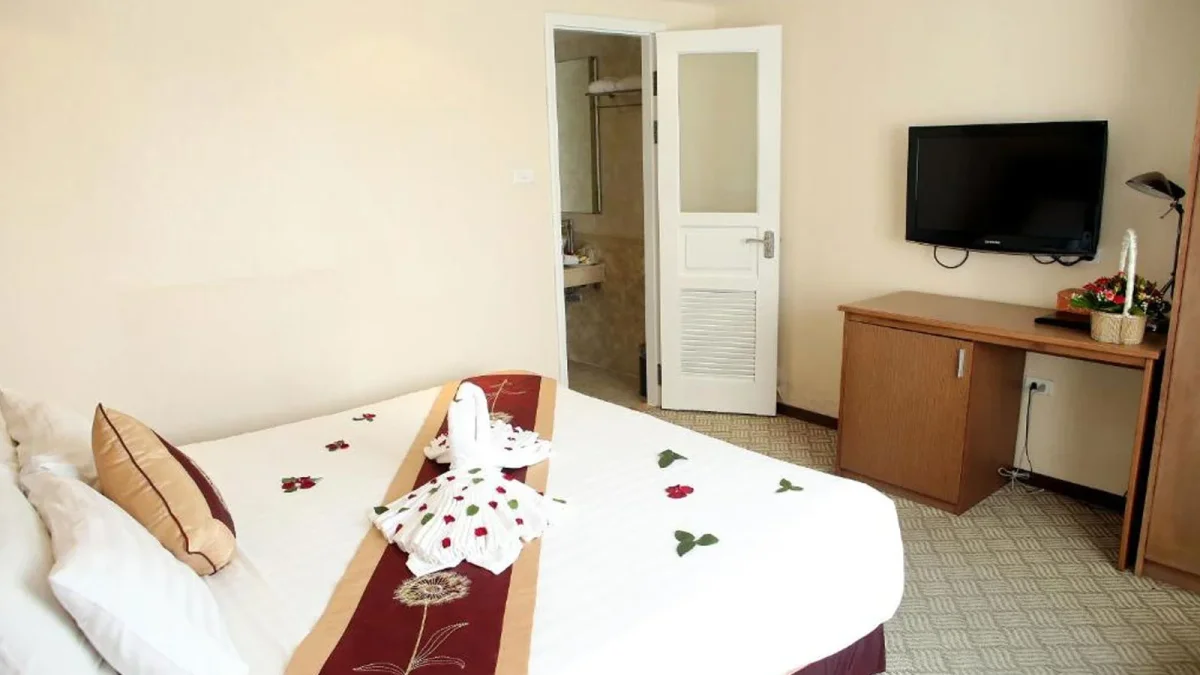 Khách sạn Lenid De Hồ Gươm Hotel Hà Nội