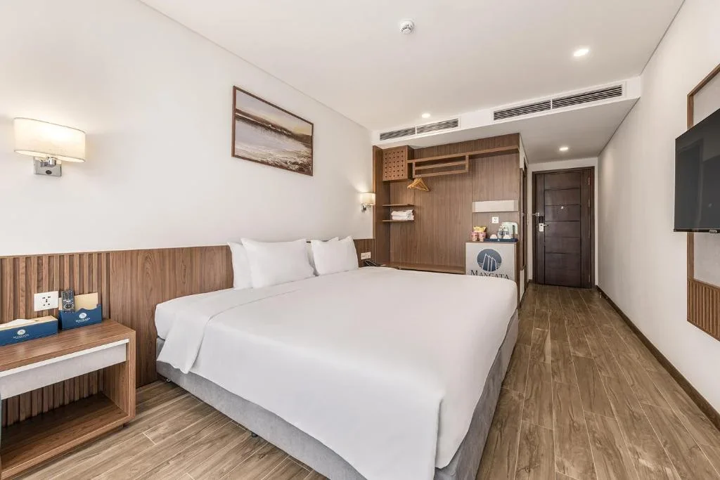 Khách sạn Mangata Beachfront Hotel Đà Nẵng