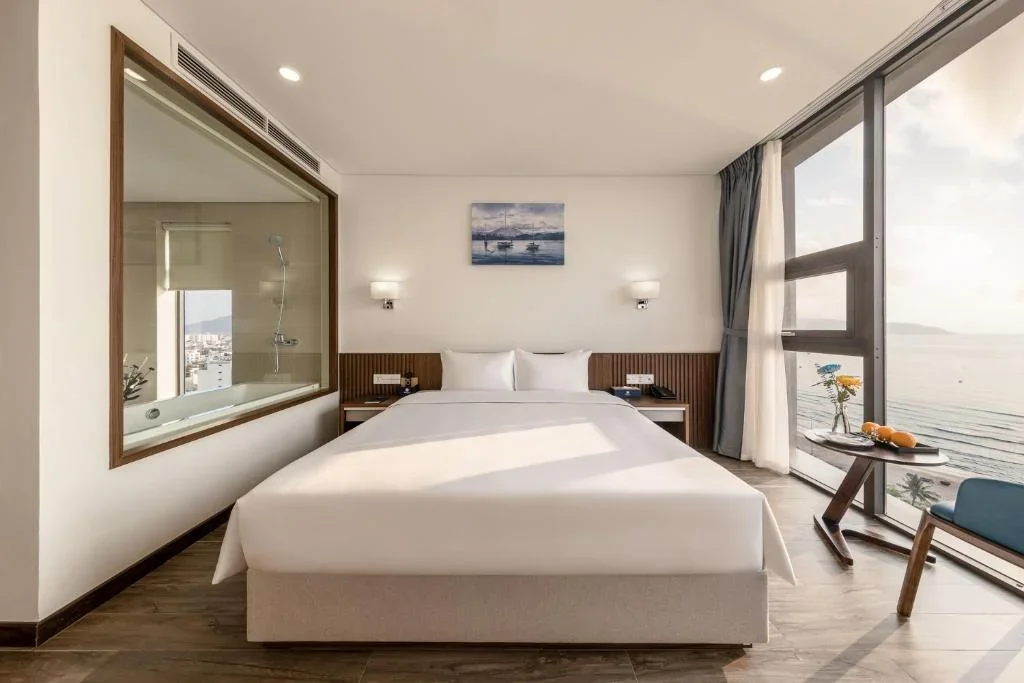 Khách sạn Mangata Beachfront Hotel Đà Nẵng