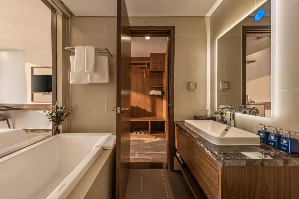 Khách sạn Mangata Beachfront Hotel Đà Nẵng
