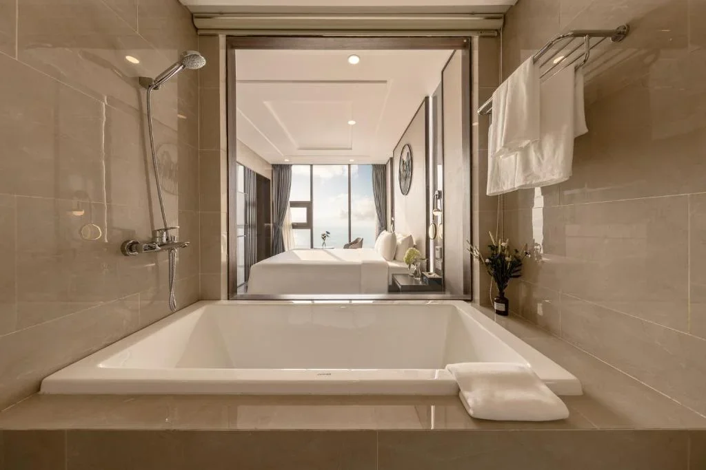 Khách sạn Mangata Beachfront Hotel Đà Nẵng