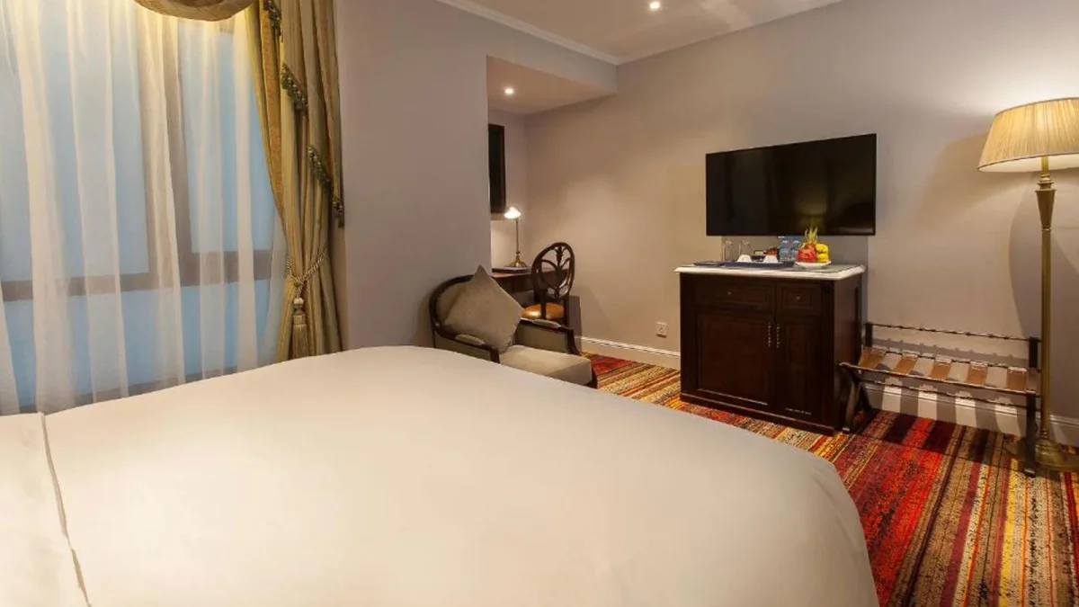 Khách sạn The Lapis Hà Nội Hotel