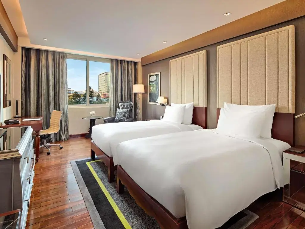 Khách sạn Movenpick Hà Nội Hotel