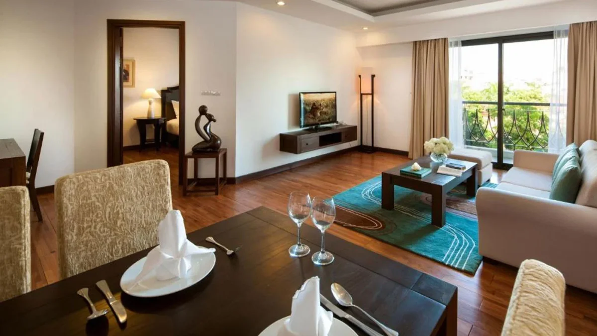 Khách sạn Elegant Suites Westlake Hanoi Hà Nội