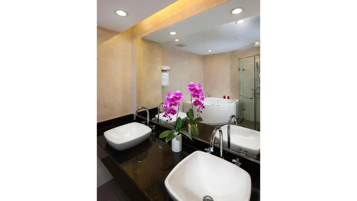 Khách sạn Elegant Suites Westlake Hanoi Hà Nội