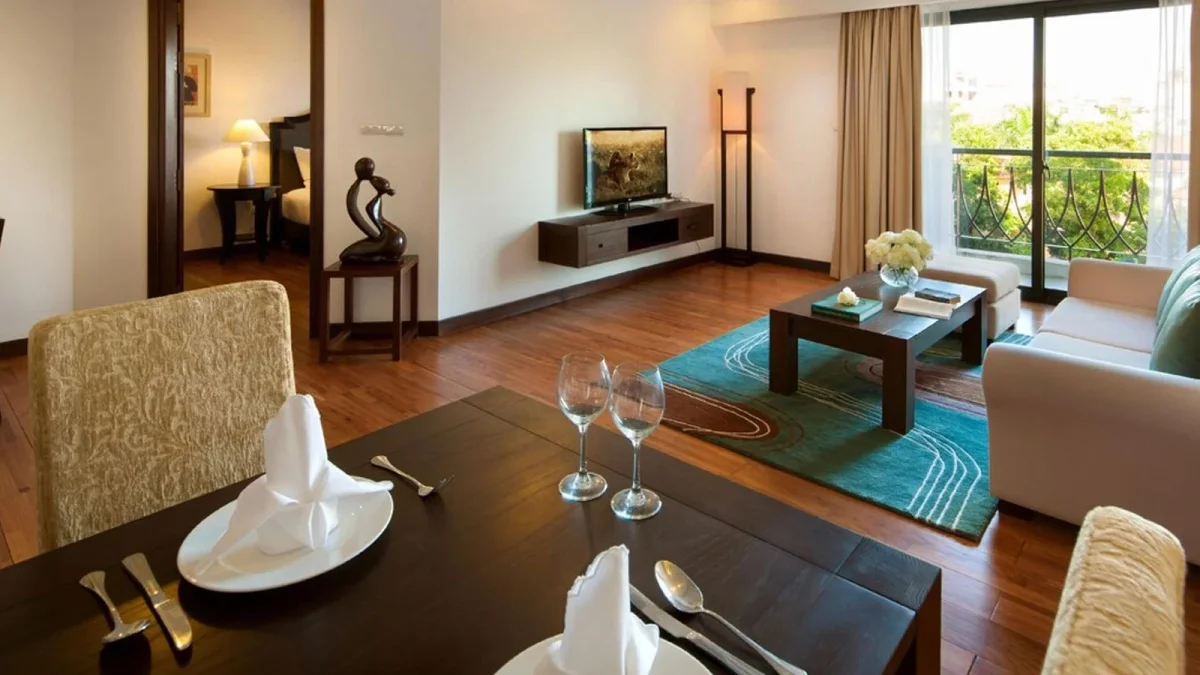 Khách sạn Elegant Suites Westlake Hanoi Hà Nội