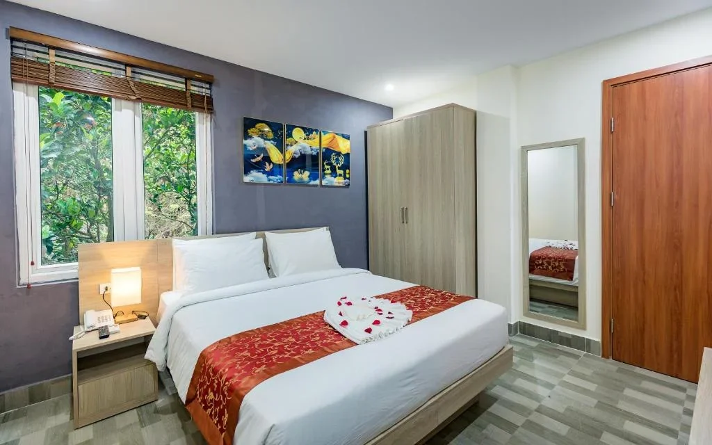 Khách sạn Cát Bà Violet Hotel