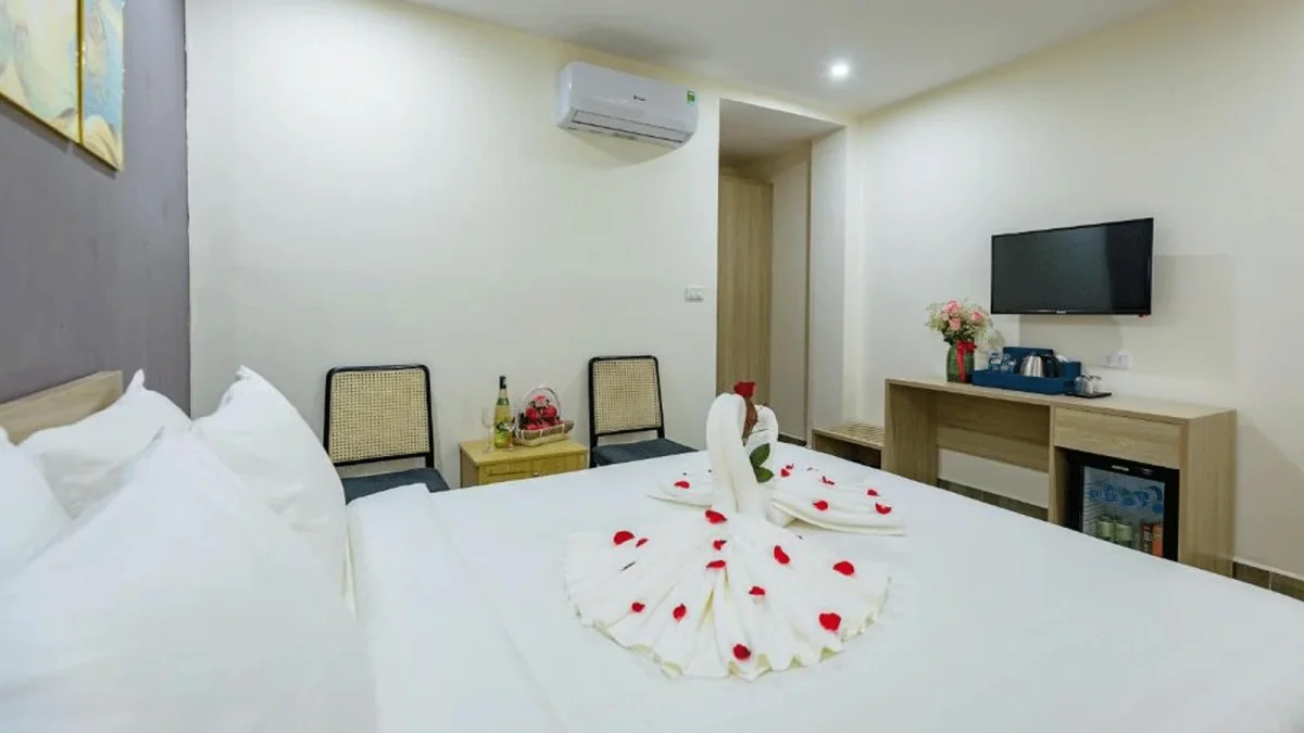 Khách sạn Cát Bà Violet Hotel