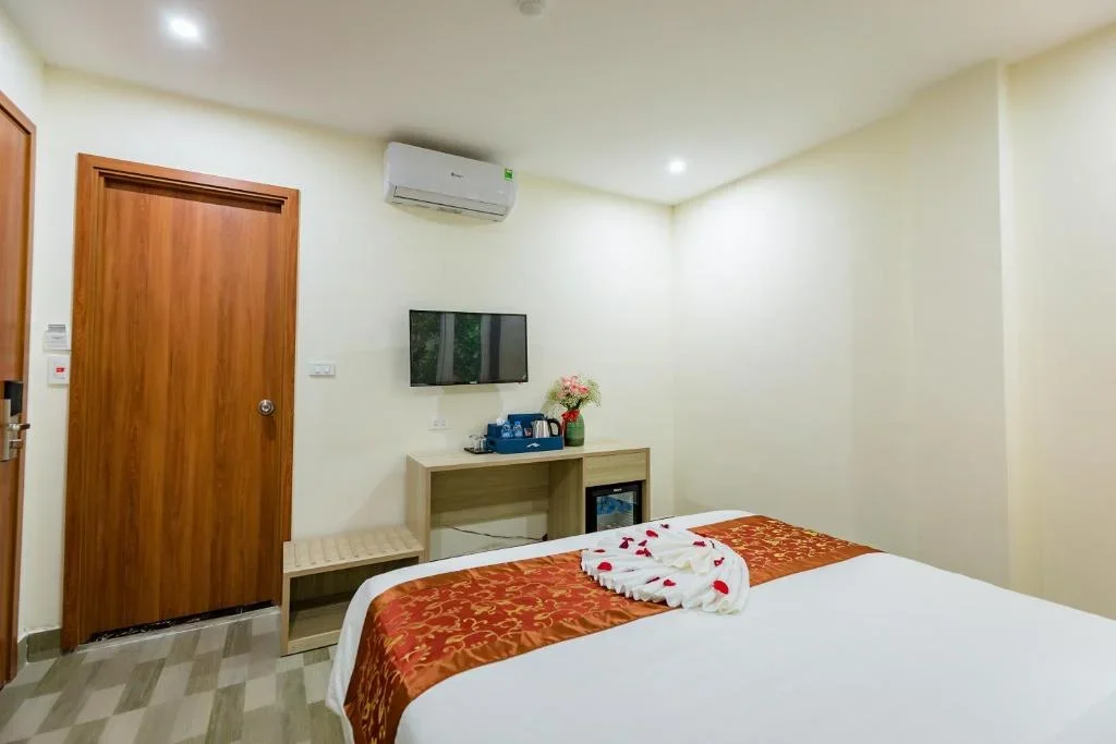 Khách sạn Cát Bà Violet Hotel