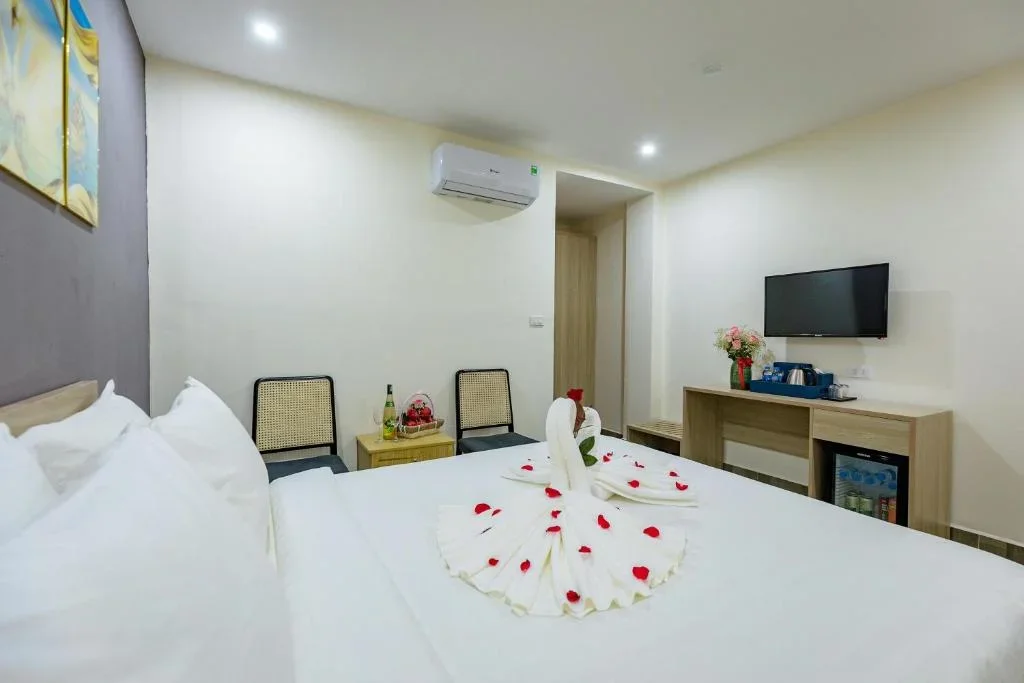 Khách sạn Cát Bà Violet Hotel