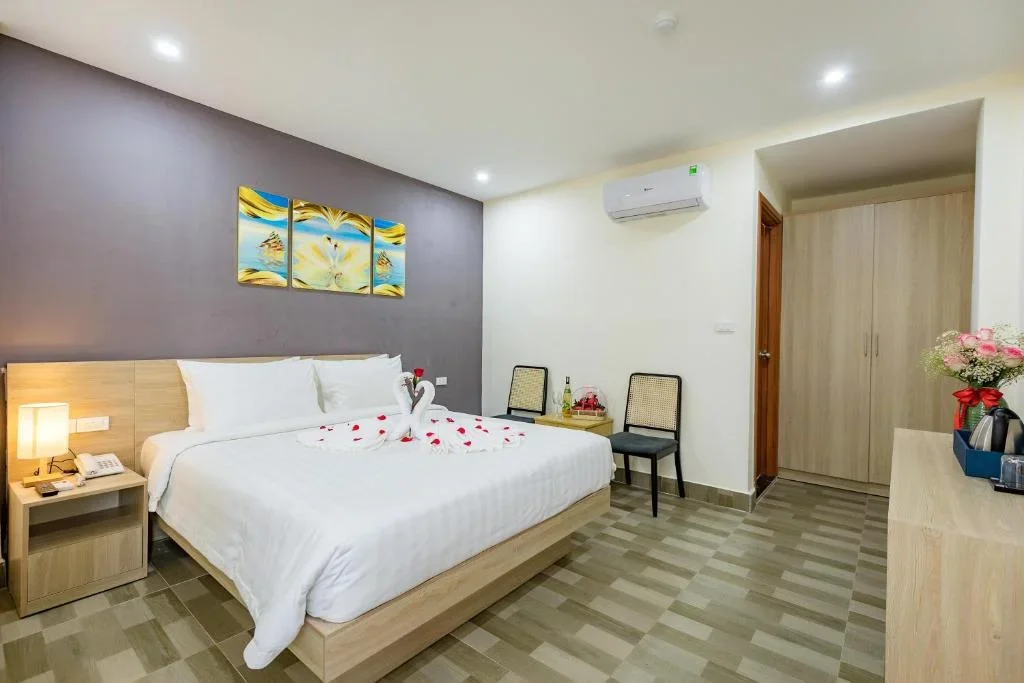 Khách sạn Cát Bà Violet Hotel