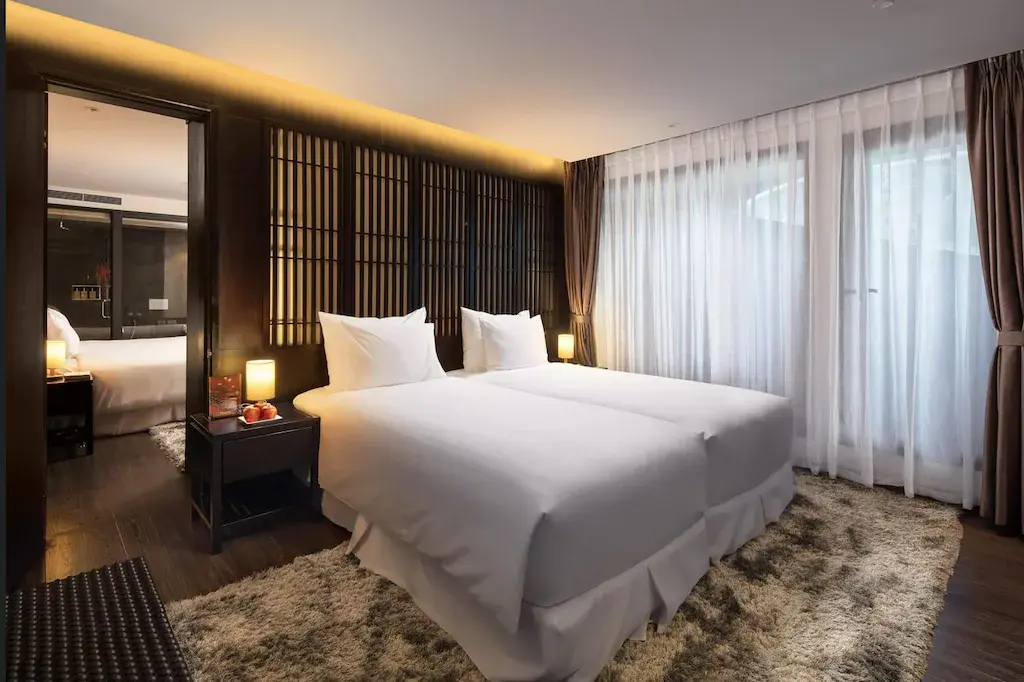 Du thuyền Scarlet Pearl Cruises Hạ Long