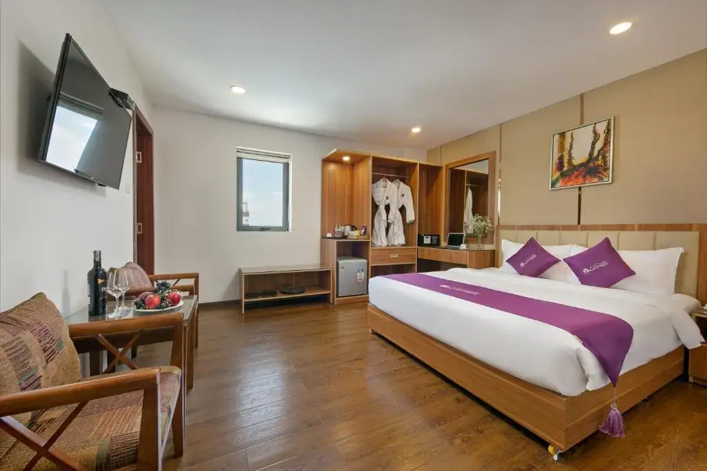 Khách sạn Lavender Riverside Hotel Đà Nẵng