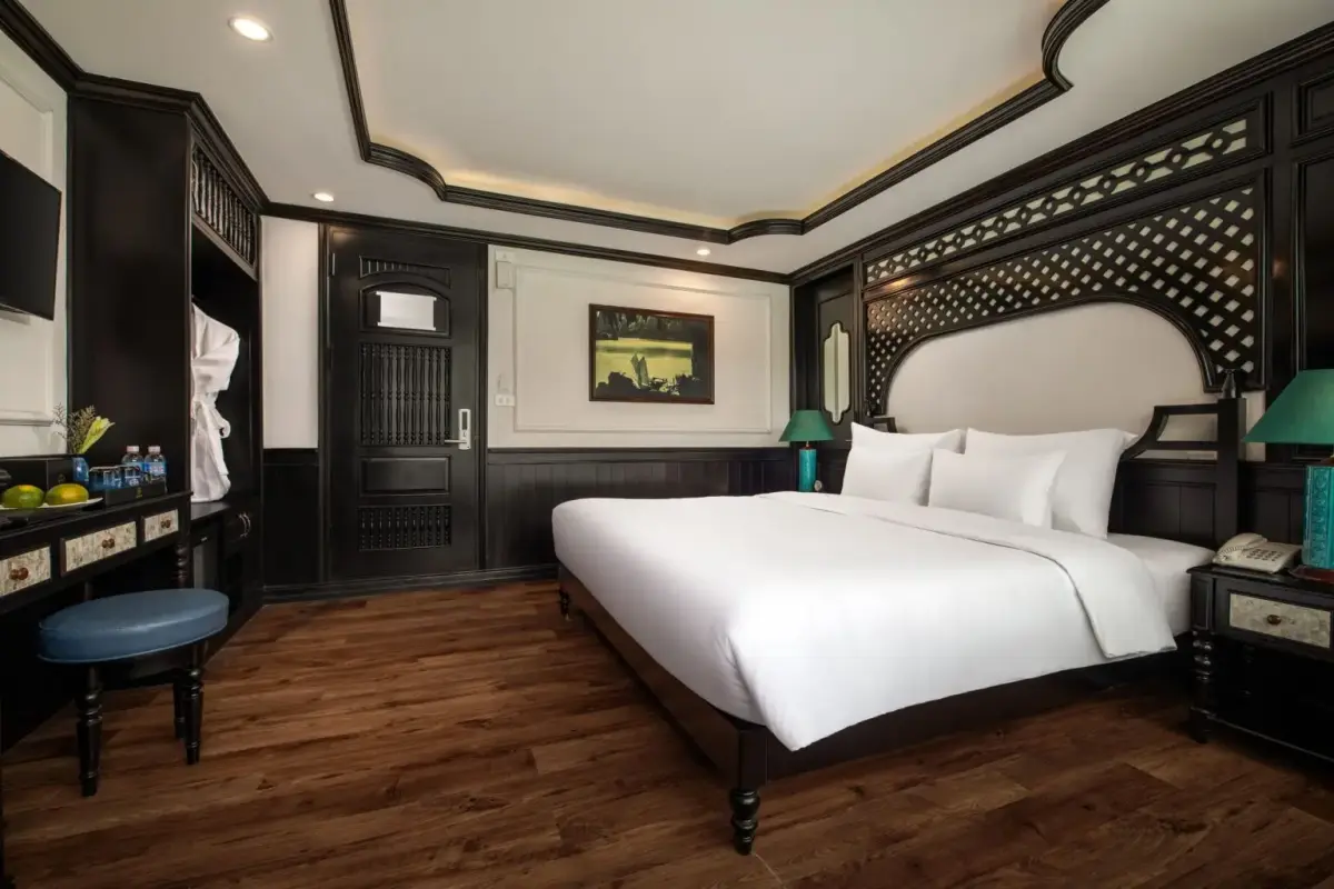 Du thuyền Doris Cruise Hạ Long