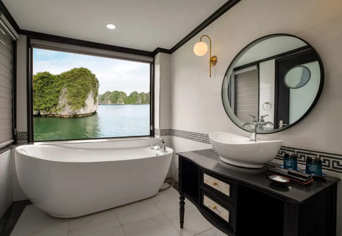 Du thuyền Doris Cruise Hạ Long