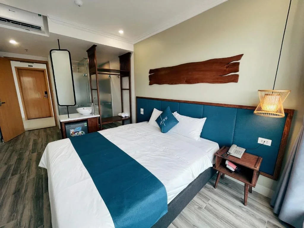 Khách sạn The Light Hotel Hạ Long