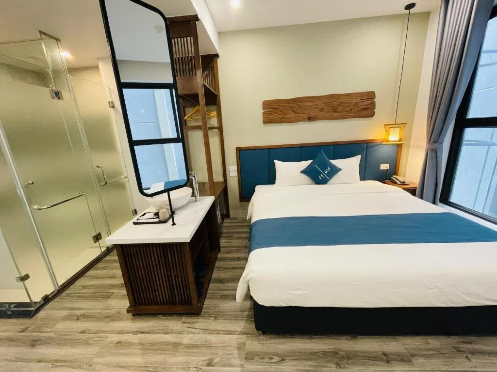 Khách sạn The Light Hotel Hạ Long
