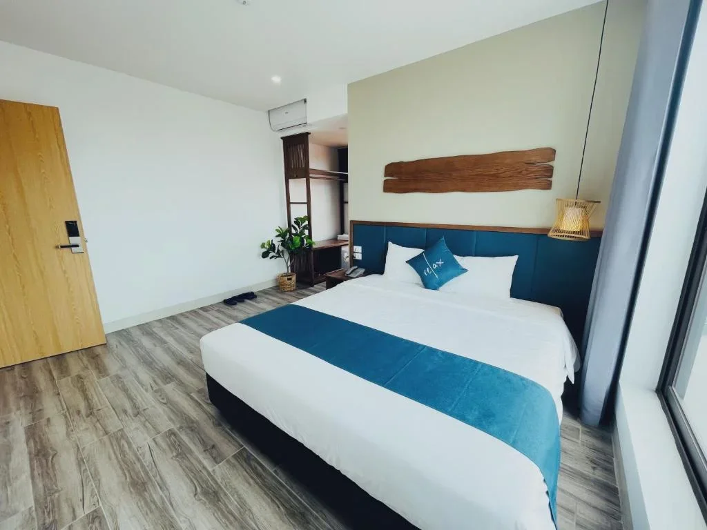Khách sạn The Light Hotel Hạ Long