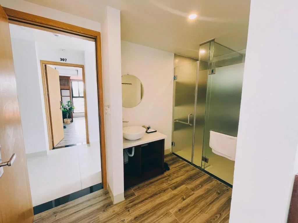 Khách sạn The Light Hotel Hạ Long