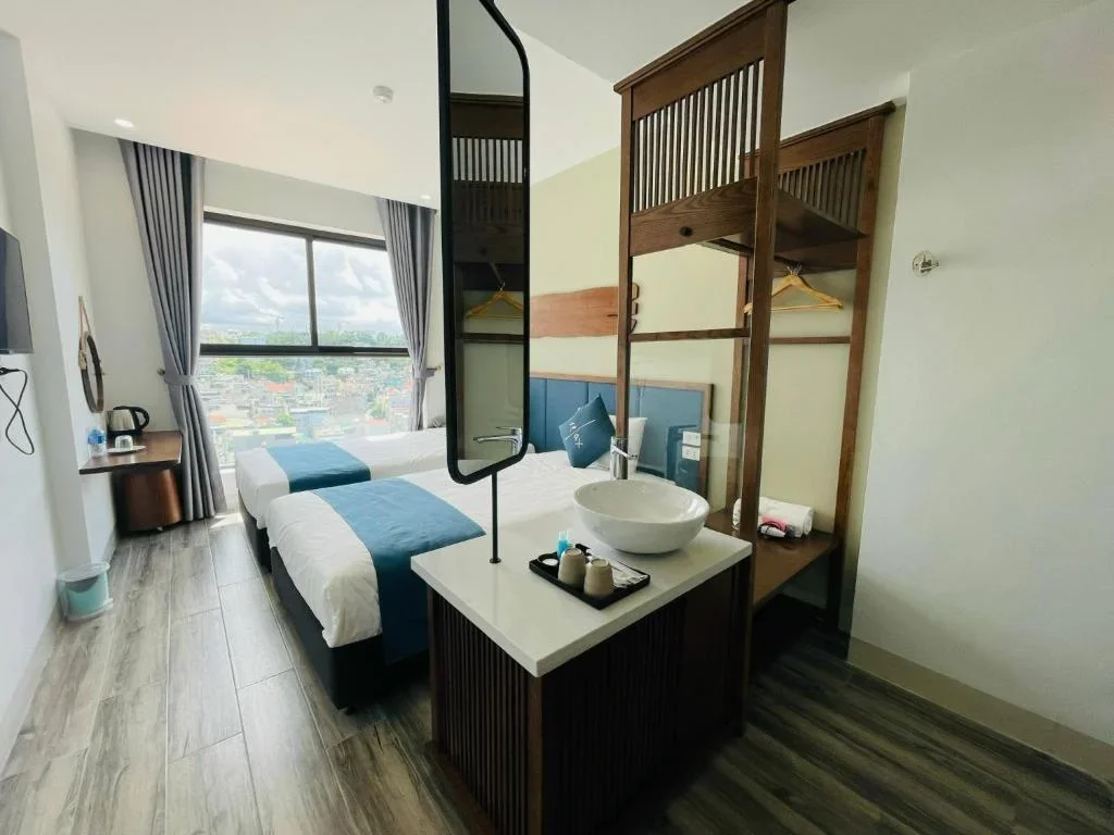 Khách sạn The Light Hotel Hạ Long