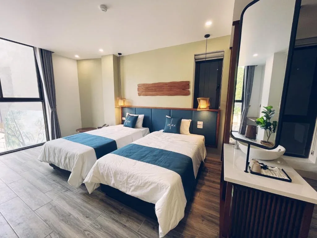 Khách sạn The Light Hotel Hạ Long