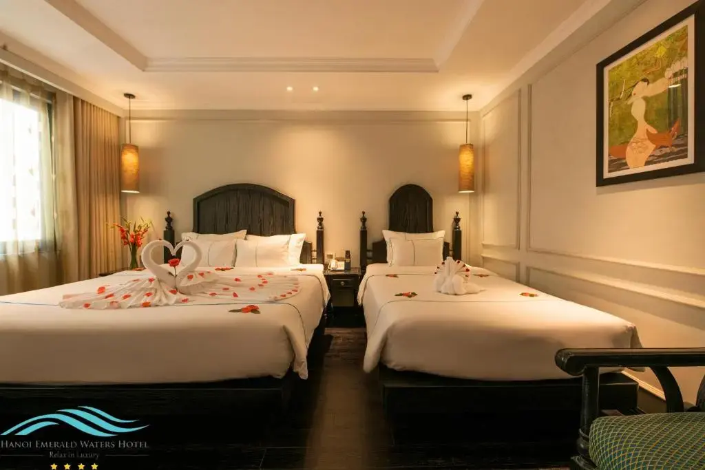 Khách sạn Hà Nội Emerald Waters Hotel & Spa