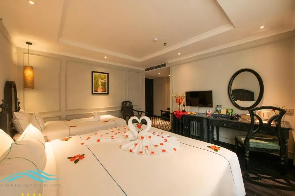 Khách sạn Hà Nội Emerald Waters Hotel & Spa