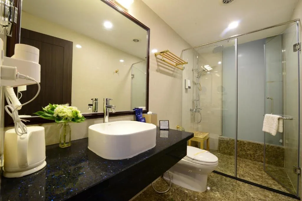 Khách sạn Hà Nội Emerald Waters Hotel & Spa