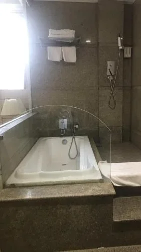 Khách sạn Holiday One Hotel Cần Thơ