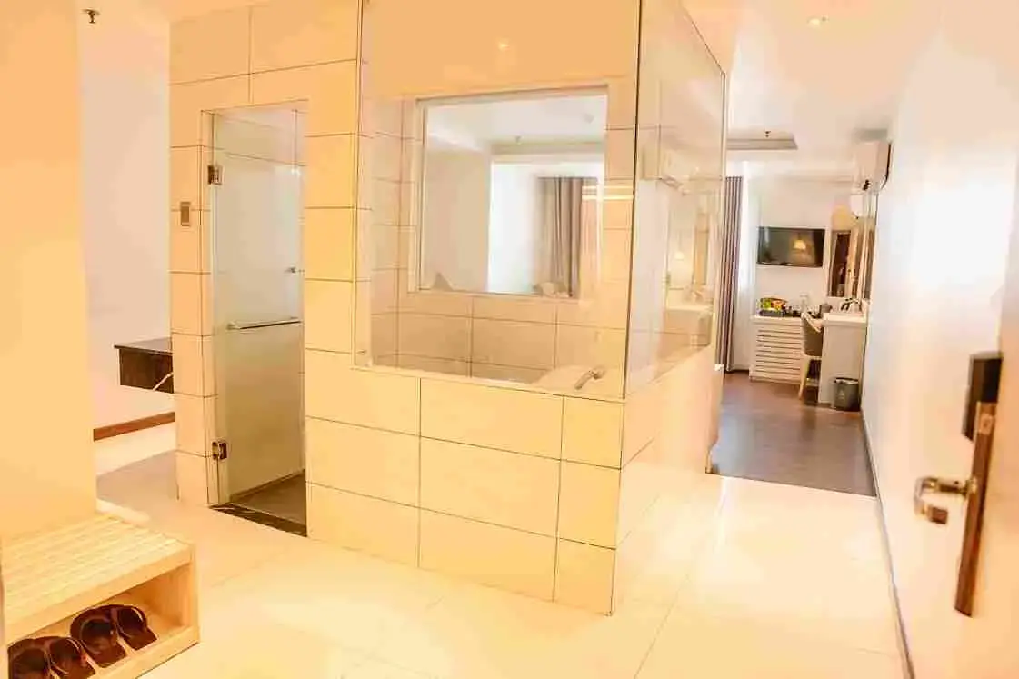 Khách sạn Holiday One Hotel Cần Thơ