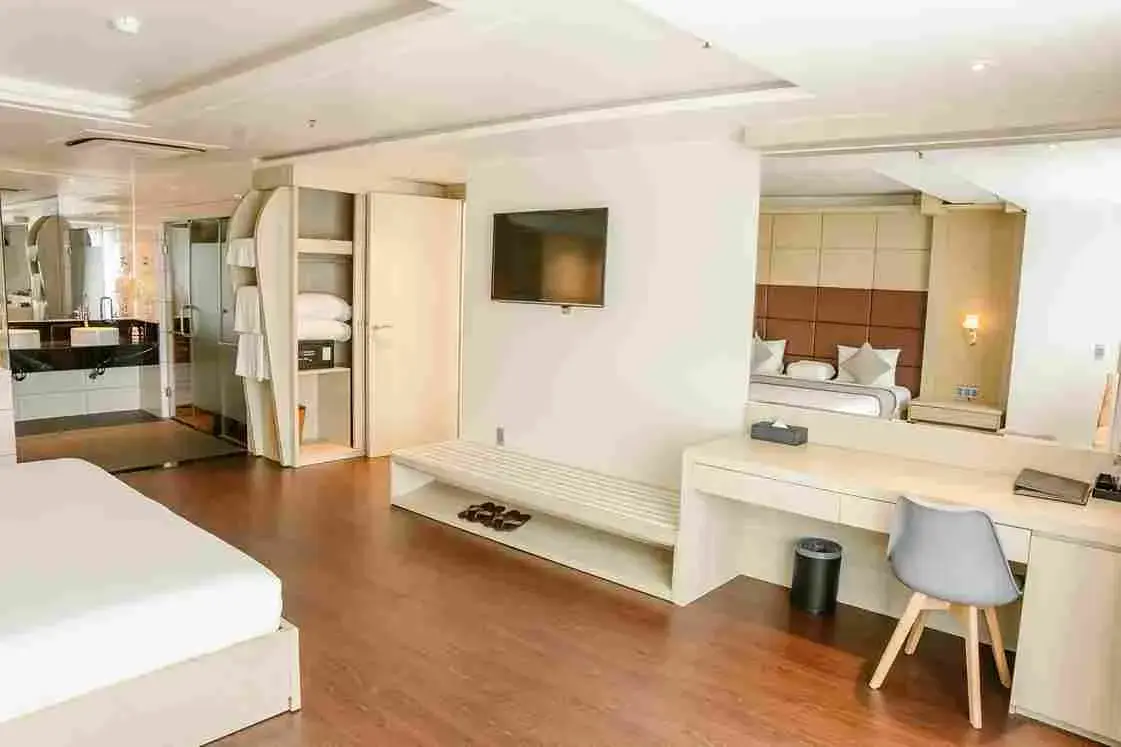 Khách sạn Holiday One Hotel Cần Thơ