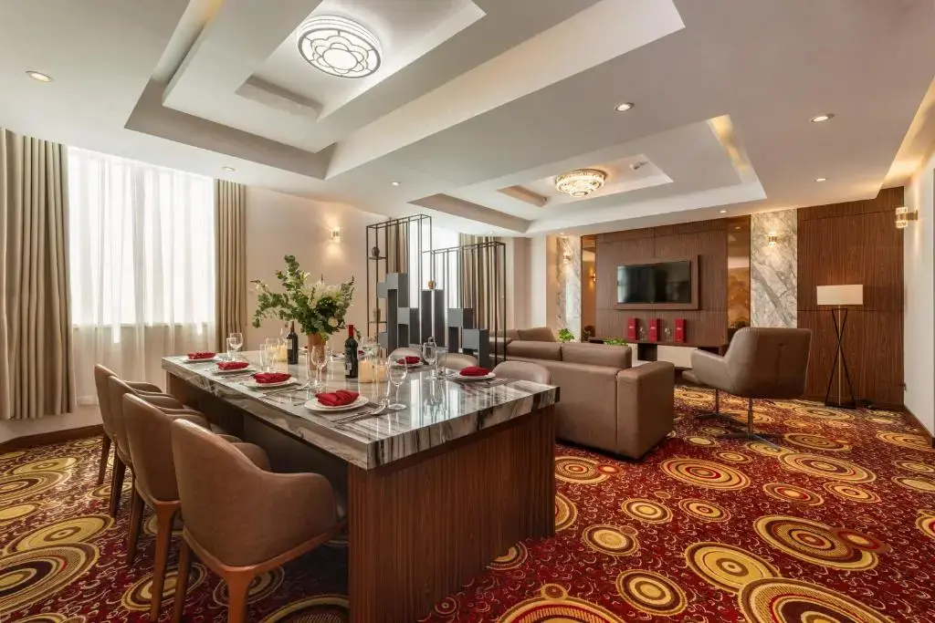 Khách sạn Vạn Phát Riverside Hotel Cần Thơ