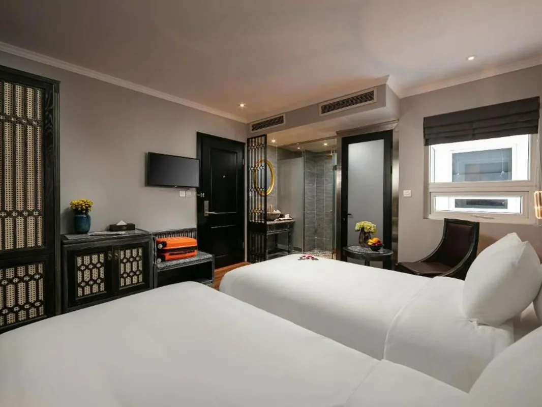 Khách sạn Shining Central Hotel & Spa Hà Nội