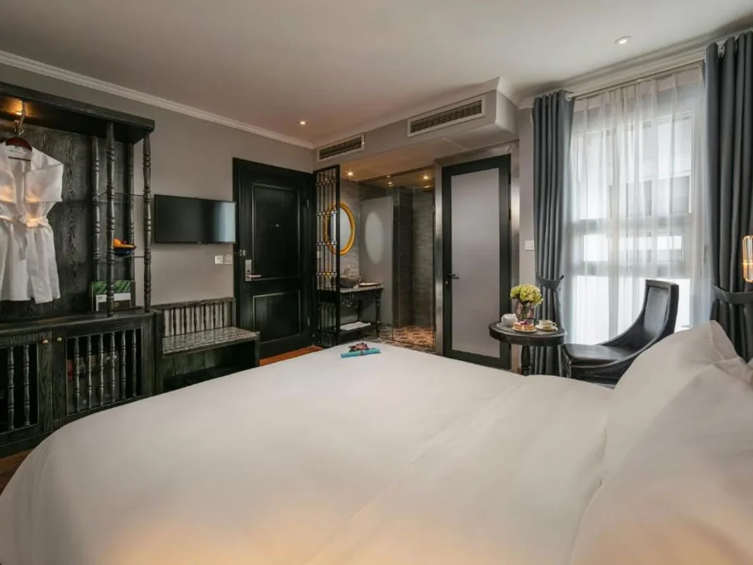 Khách sạn Shining Central Hotel & Spa Hà Nội