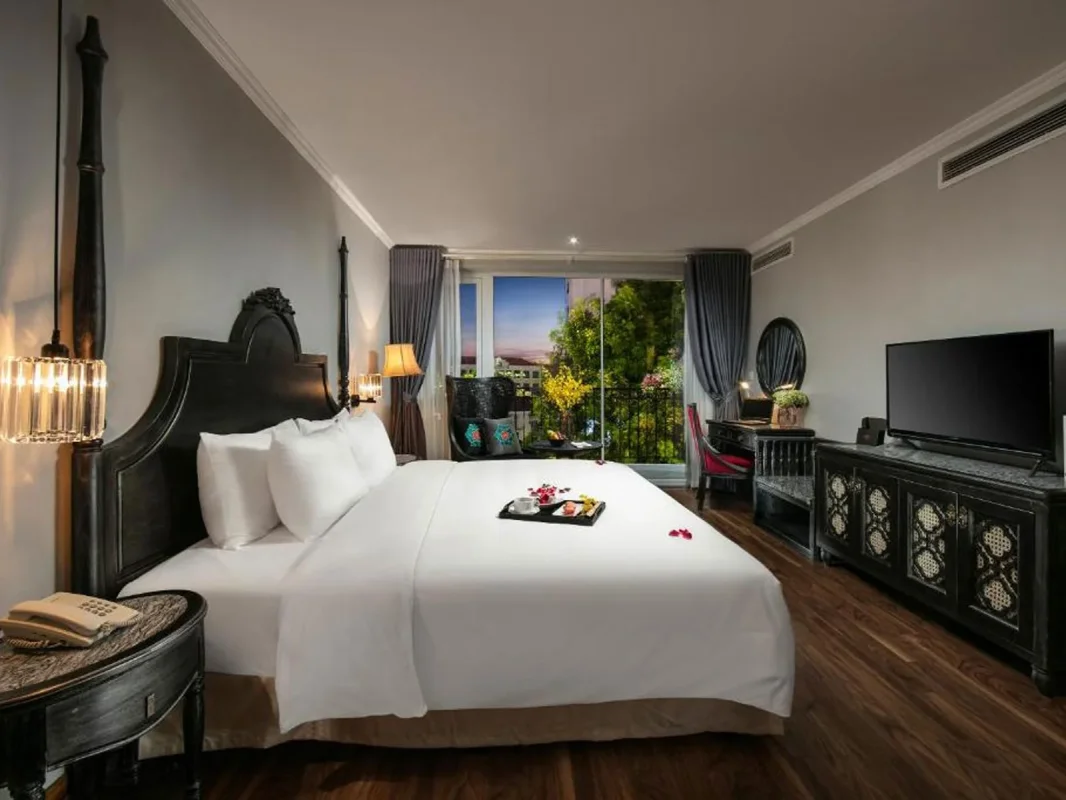 Khách sạn Shining Central Hotel & Spa Hà Nội