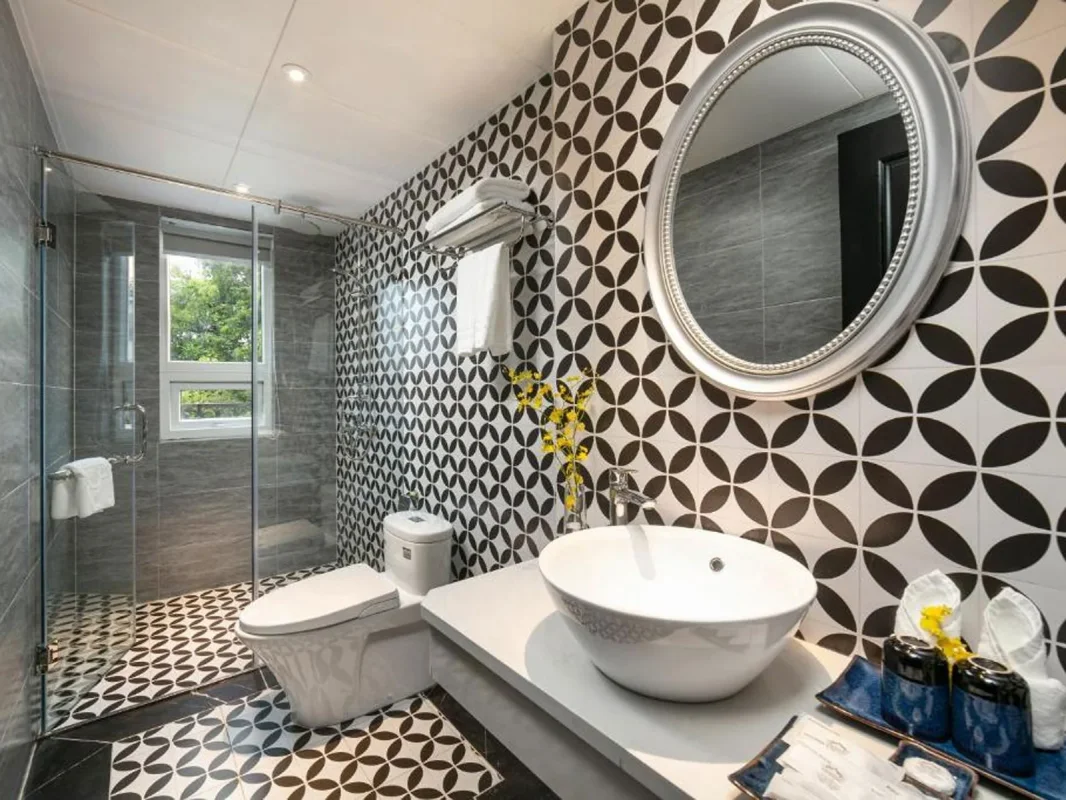 Khách sạn Shining Central Hotel & Spa Hà Nội