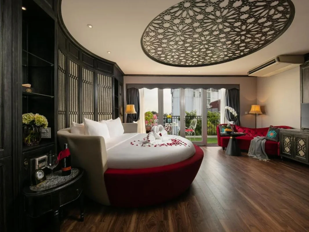 Khách sạn Shining Central Hotel & Spa Hà Nội