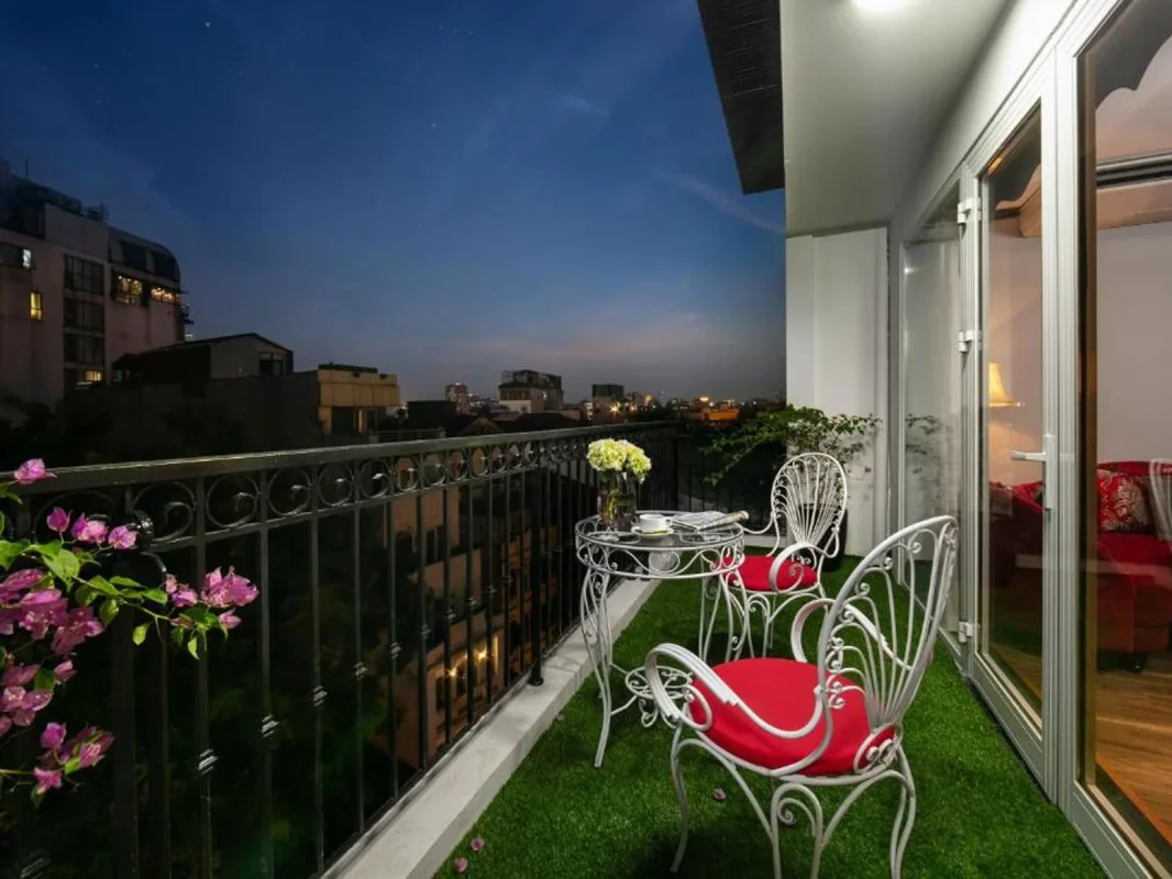 Khách sạn Shining Central Hotel & Spa Hà Nội