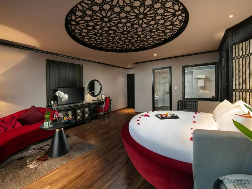 Khách sạn Shining Central Hotel & Spa Hà Nội