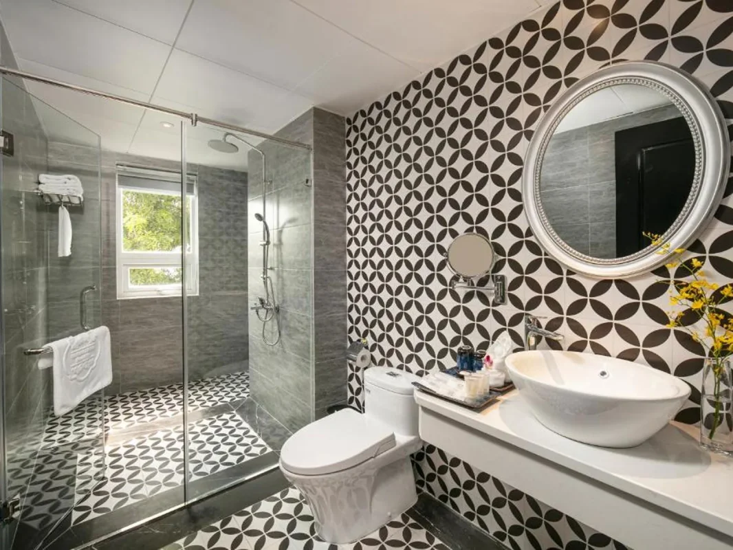 Khách sạn Shining Central Hotel & Spa Hà Nội