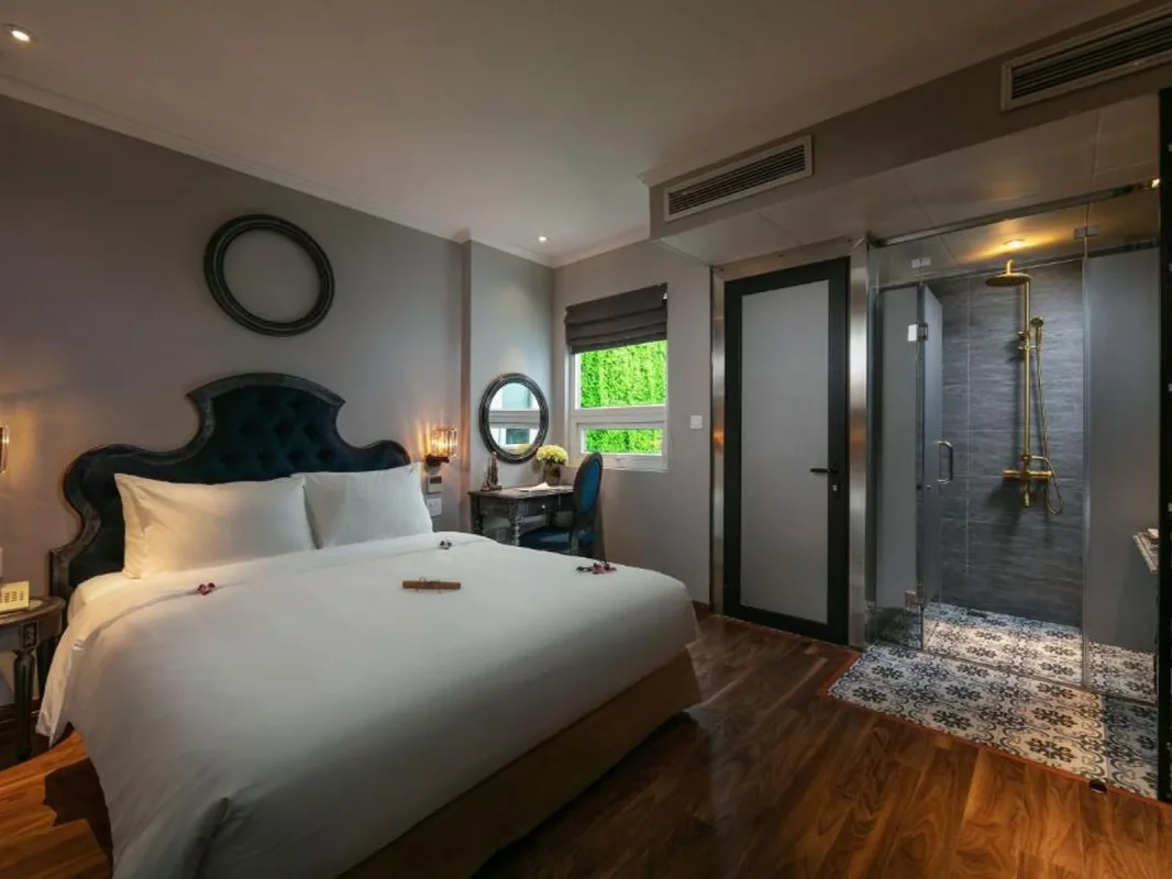 Khách sạn Shining Central Hotel & Spa Hà Nội