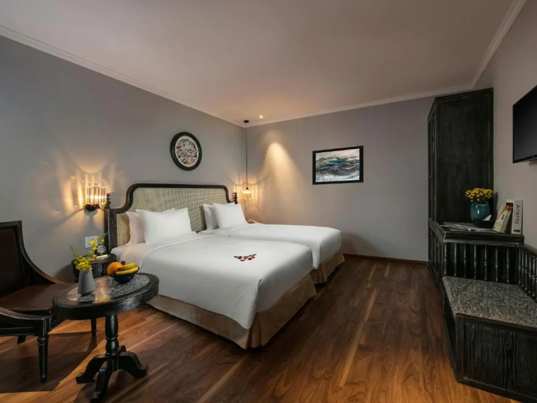 Khách sạn Shining Central Hotel & Spa Hà Nội