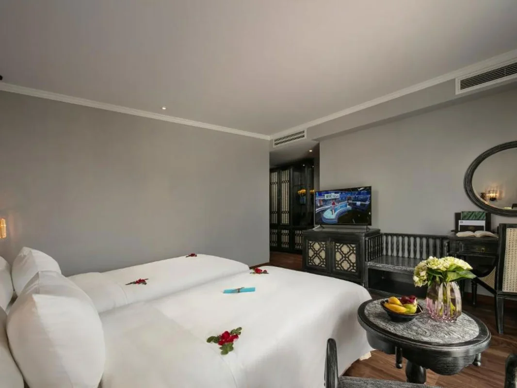 Khách sạn Shining Central Hotel & Spa Hà Nội